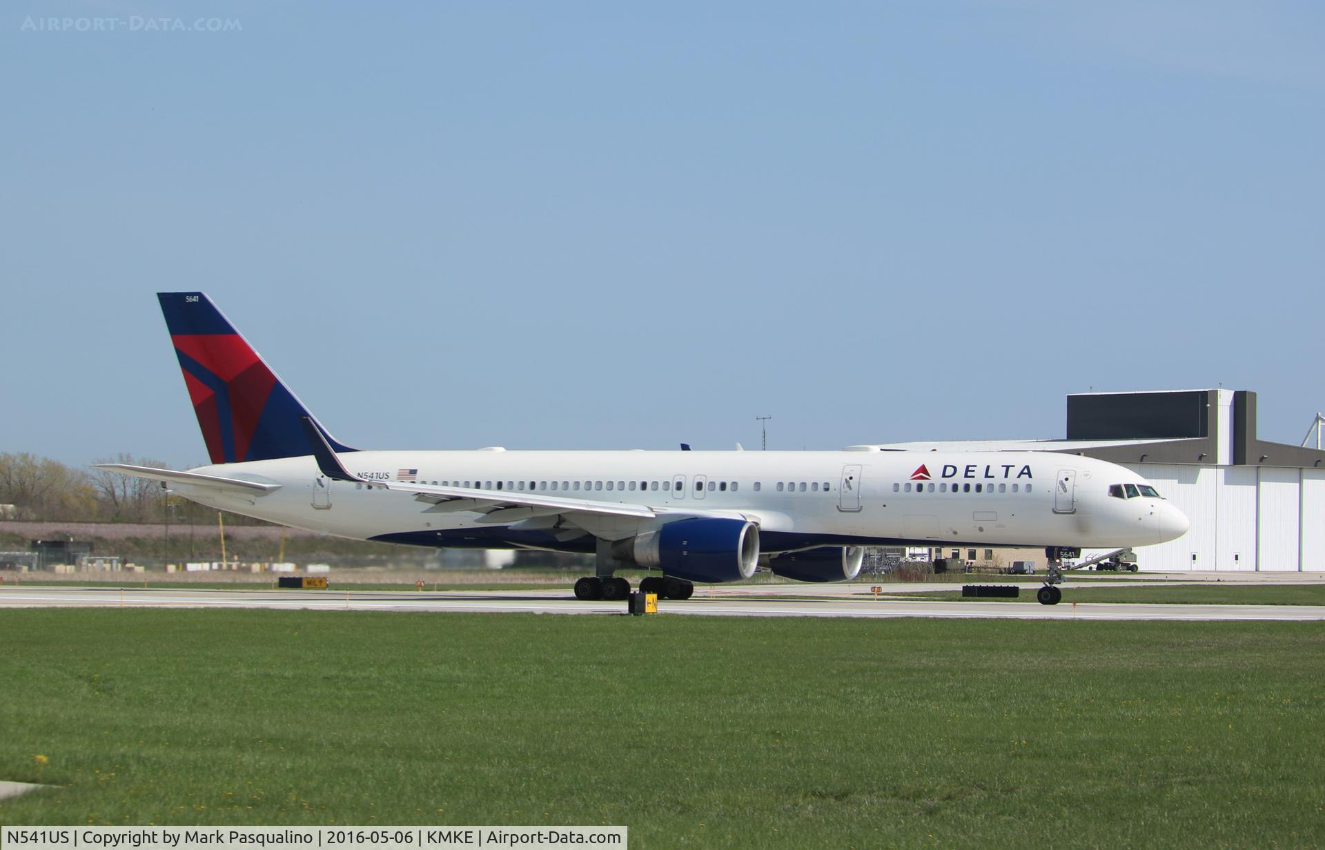 N541US, 1996 Boeing 757-251 C/N 26488, Boeing 757-200