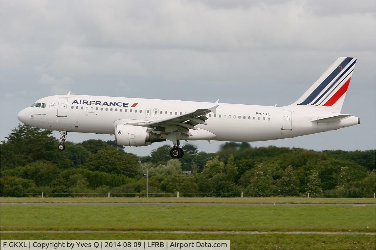 F-GKXL, 2006 Airbus A320-214 C/N 2705, Airbus A320-214, On final Rwy 25L, Brest-Bretagne Airport (LFRB-BES)