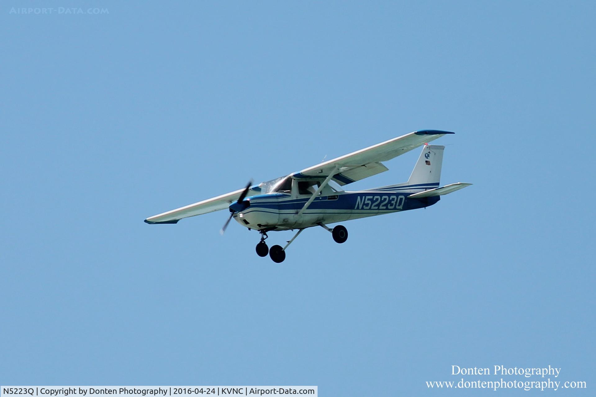 N5223Q, 1971 Cessna 150L C/N 15073123, Cessna 150 (N5223Q) arrives at Venice Municipal Airport