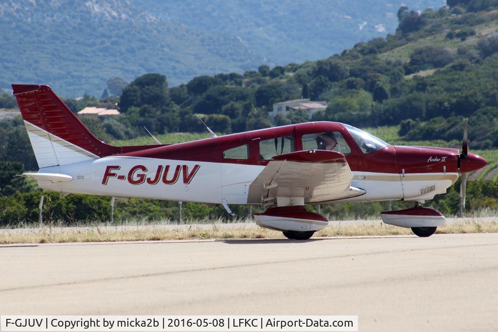 F-GJUV, Piper PA-28-181 Archer C/N 28-8490060, Taxiing