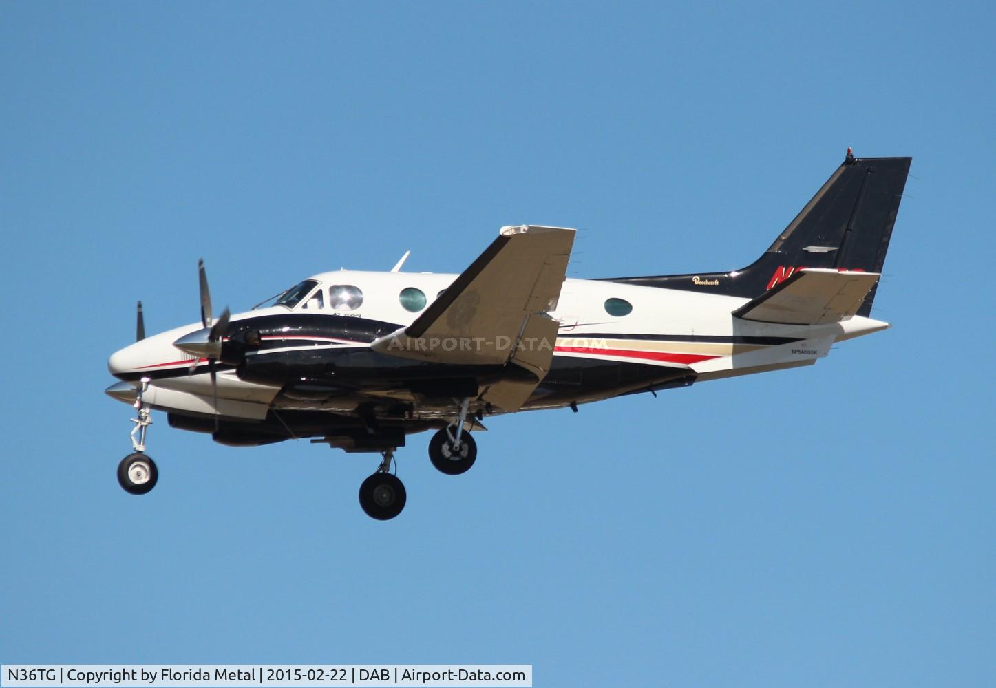 N36TG, 1996 Beech C90 King Air C/N LJ-971, King Air C90