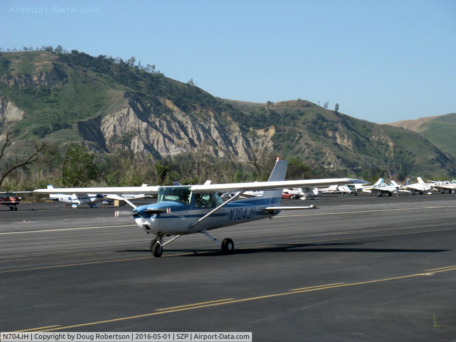 N704JH, 1976 Cessna 150M C/N 15078644, 1976 Cessna 150M, Continental O-200 100 Hp, taxi to Rwy 22