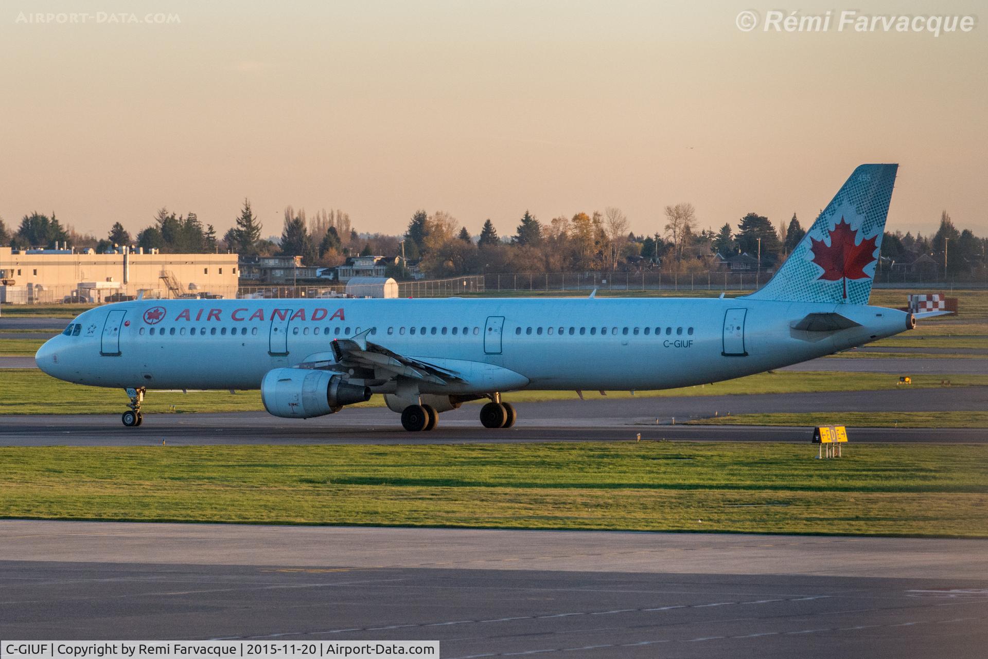 C-GIUF, 2001 Airbus A321-211 C/N 1638, Taxiing for westerly take-off on south runway.