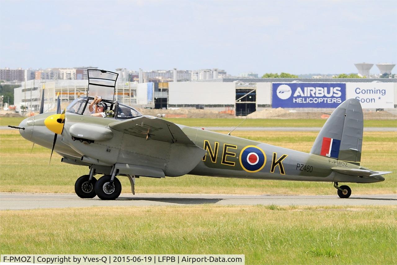 F-PMOZ, De Havilland (BBC) DH-98 Mosquito Replica C/N 1, De Havilland DH-98 Mosquito (replica), Taxiing to parking area, Paris-Le Bourget (LFPB-LBG) Air show 2015