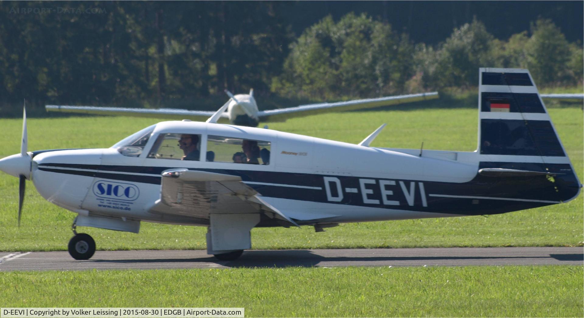 D-EEVI, 1984 Mooney M20J 201 C/N 24-1648, Taxi to RWY