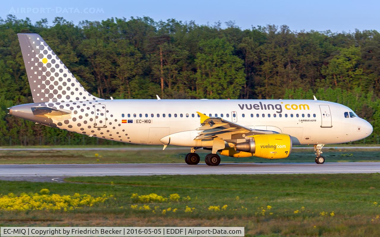 EC-MIQ, 2007 Airbus A319-111 C/N 3169, departure via RW18W