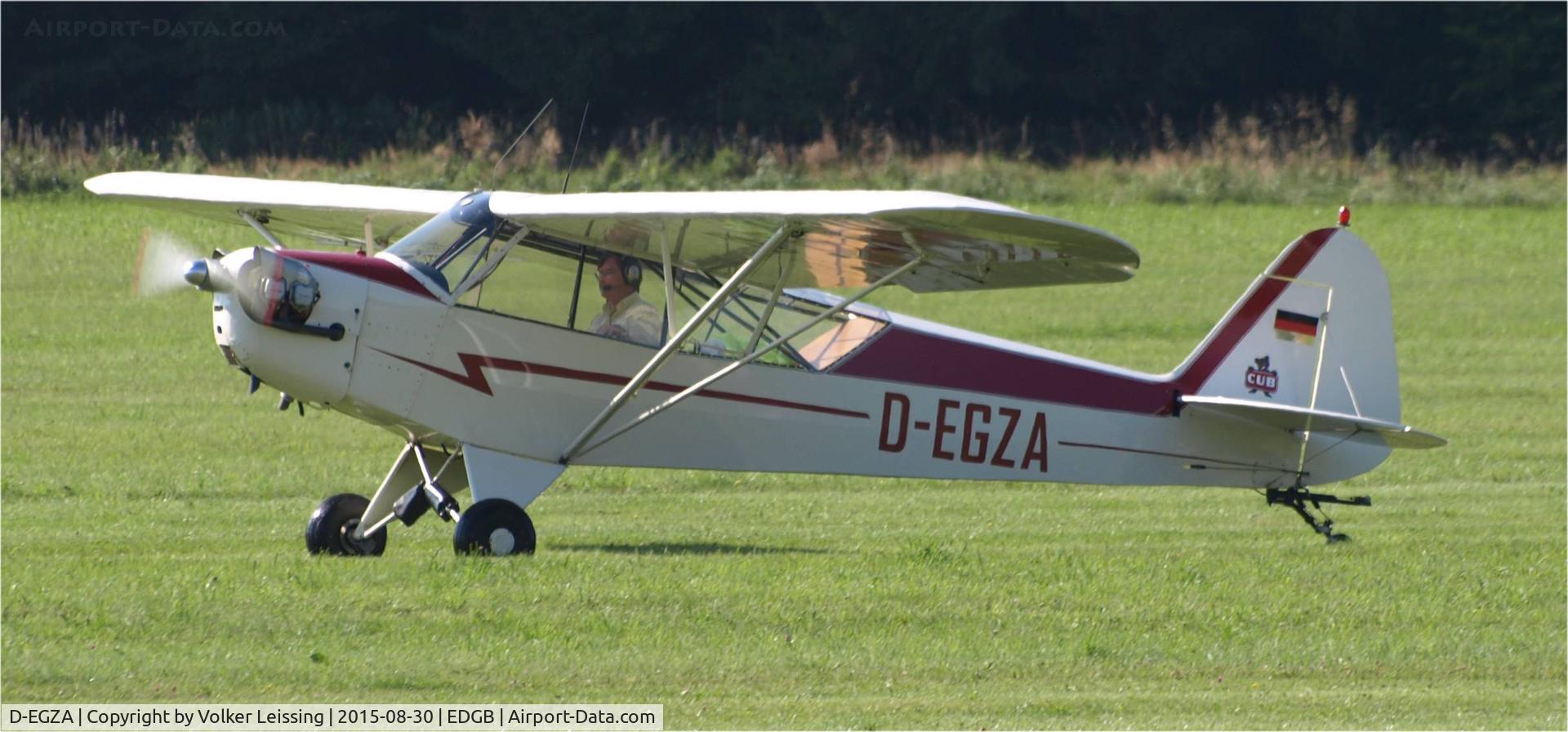 D-EGZA, 1964 Piper J-3C-65 Cub C/N 10086, landing