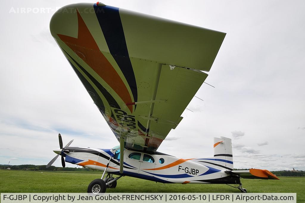 F-GJBP, Pilatus PC-6/B2-H4 Turbo Porter C/N 716, Space Dropping