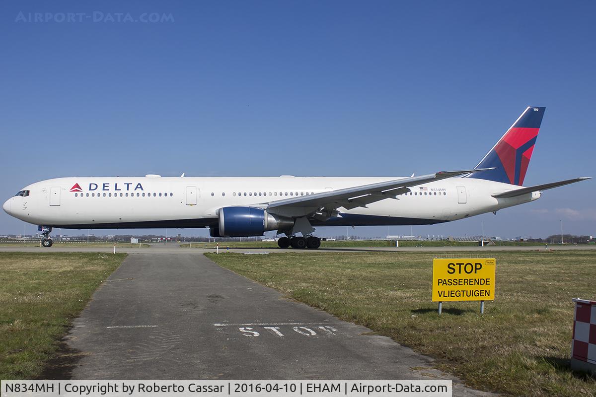 N834MH, 2000 Boeing 767-432/ER C/N 29707, Amsterdam
