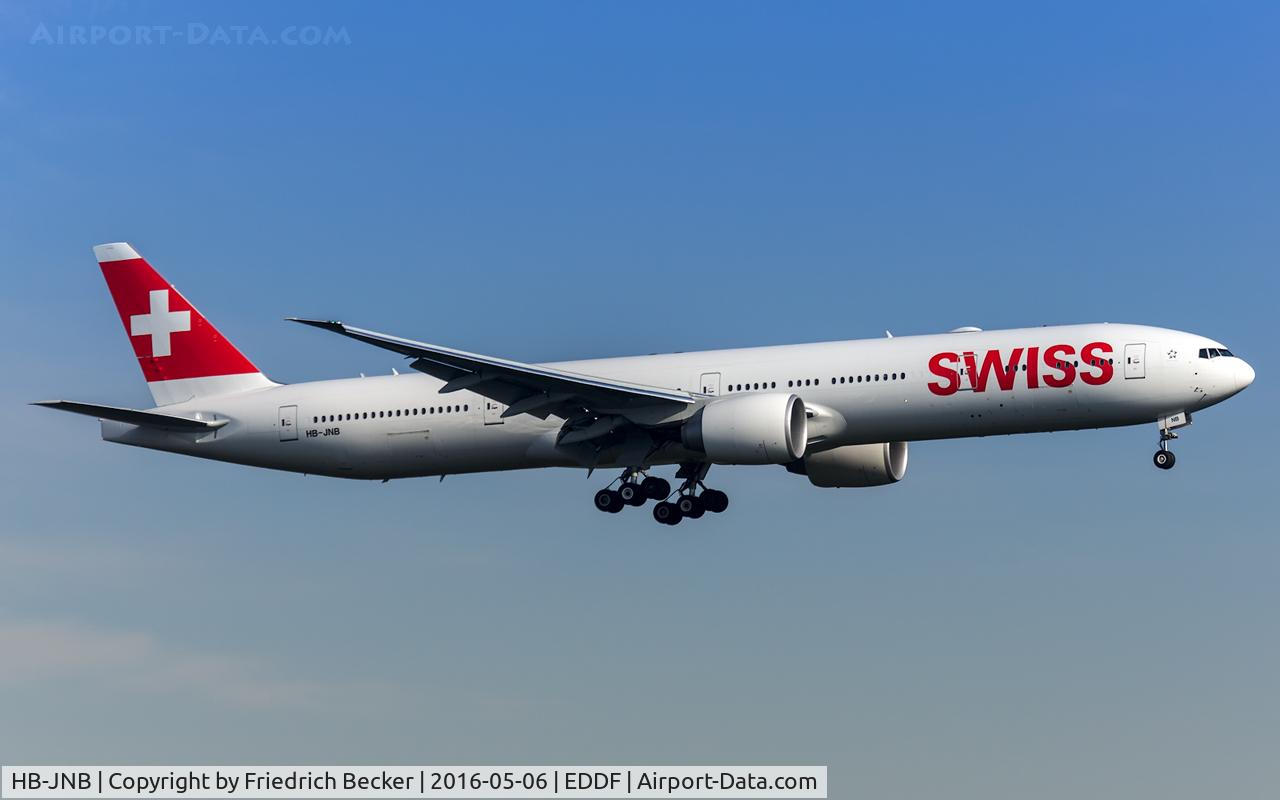 HB-JNB, 2016 Boeing 777-3DE/ER C/N 44583, on final RW07C