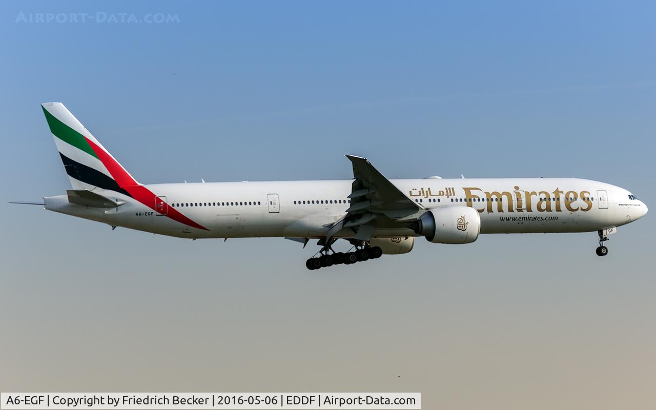A6-EGF, 2011 Boeing 777-31H/ER C/N 38987, on final RW07C