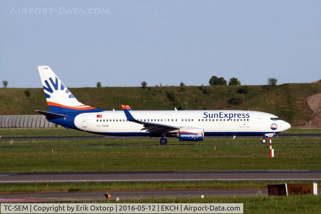 TC-SEM, 2015 Boeing 737-8HC C/N 61173, TC-SEM taxing for takeoff on re 04R