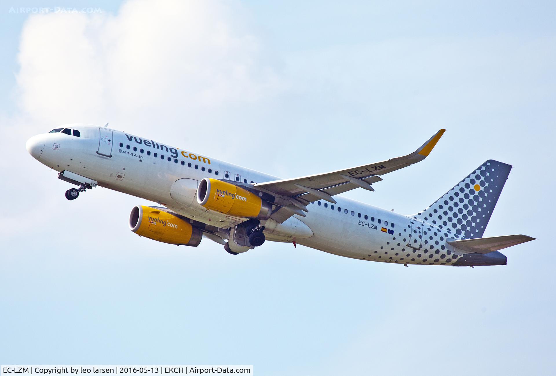 EC-LZM, 2013 Airbus A320-232 C/N 5877, Copenhagen 13.5.16