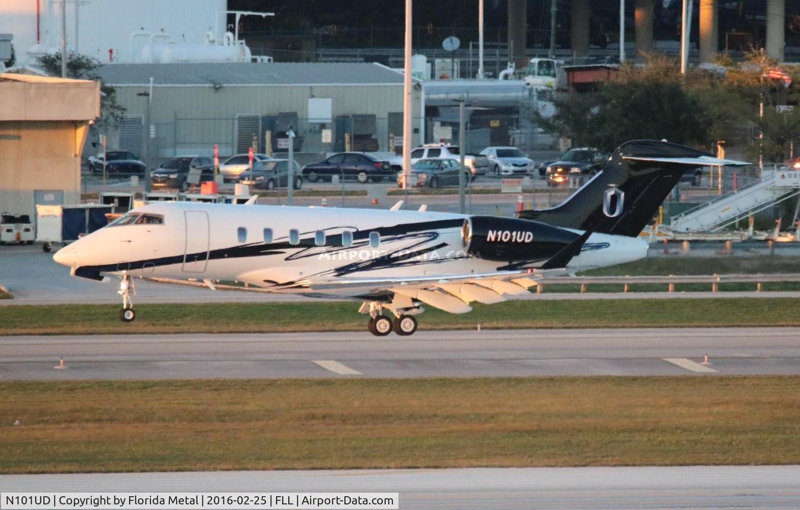 N101UD, 2008 Bombardier Challenger 300 (BD-100-1A10) C/N 20220, Challenger 300