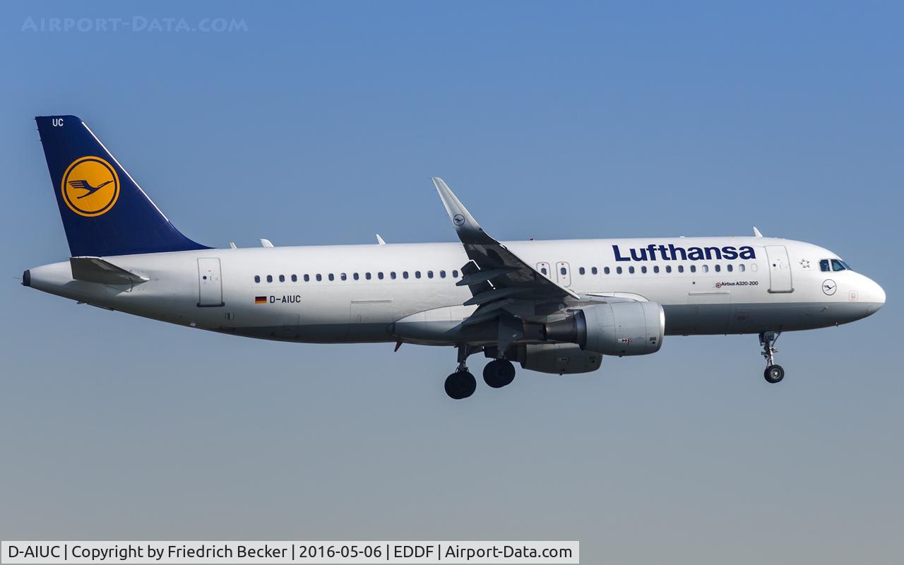 D-AIUC, 2014 Airbus A320-214 C/N 6006, on final RW07C