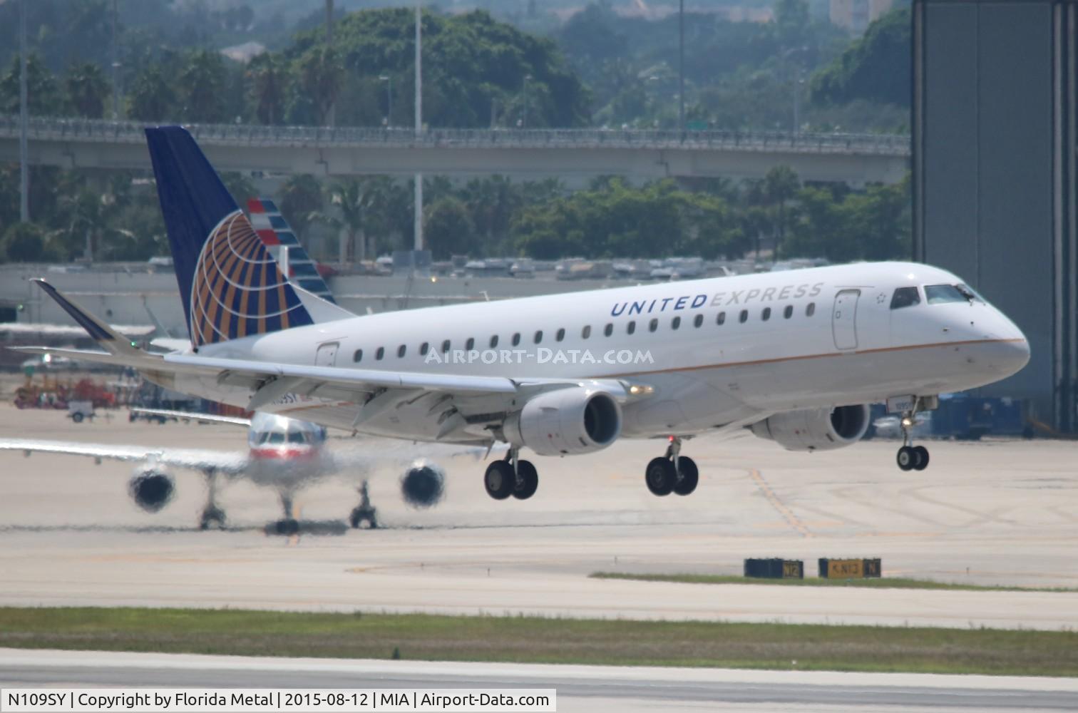 N109SY, 2014 Embraer 175LR (ERJ-170-200LR) C/N 17000402, United Express
