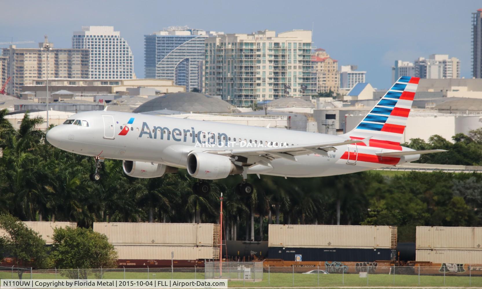 N110UW, 1999 Airbus A320-214 C/N 1112, American