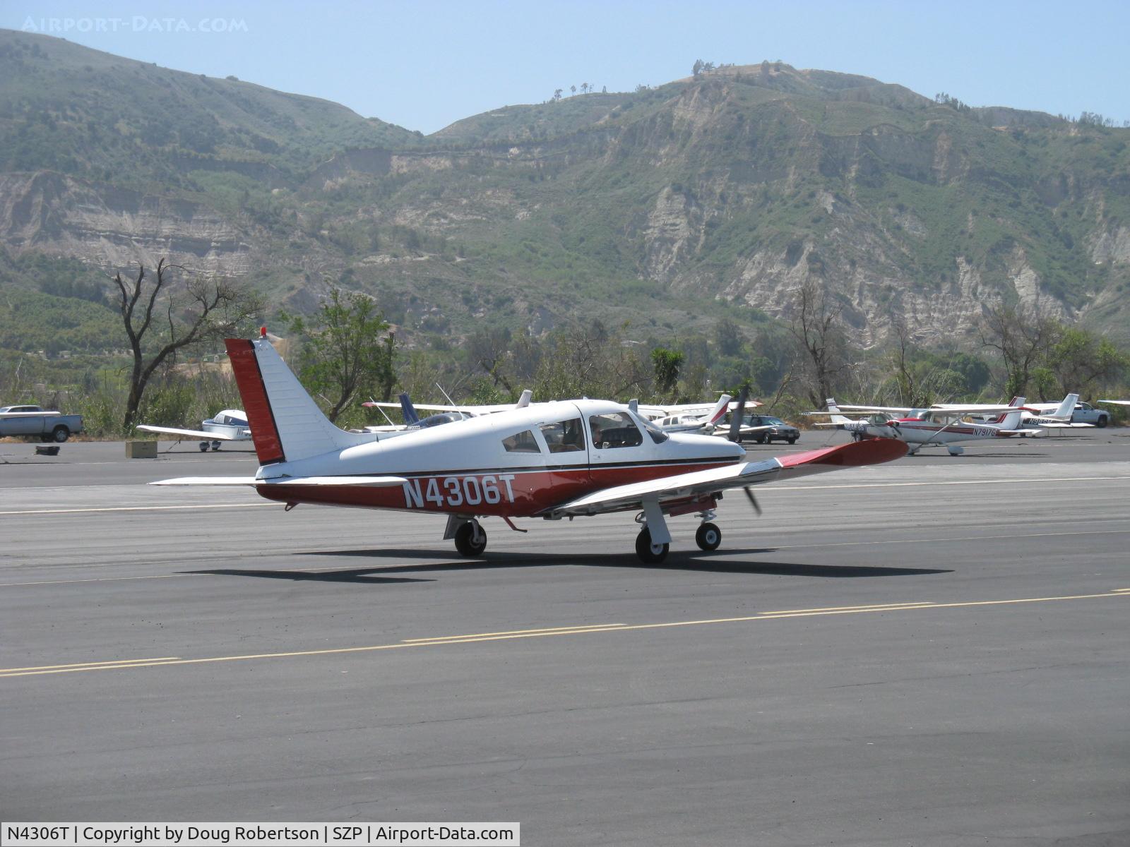 N4306T, 1971 Piper PA-28R-200 Cherokee Arrow C/N 28R-7235004, 1971 Piper PA-28R-200 ARROW 200, Lycoming IO-360-C1C 200 Hp, taxi