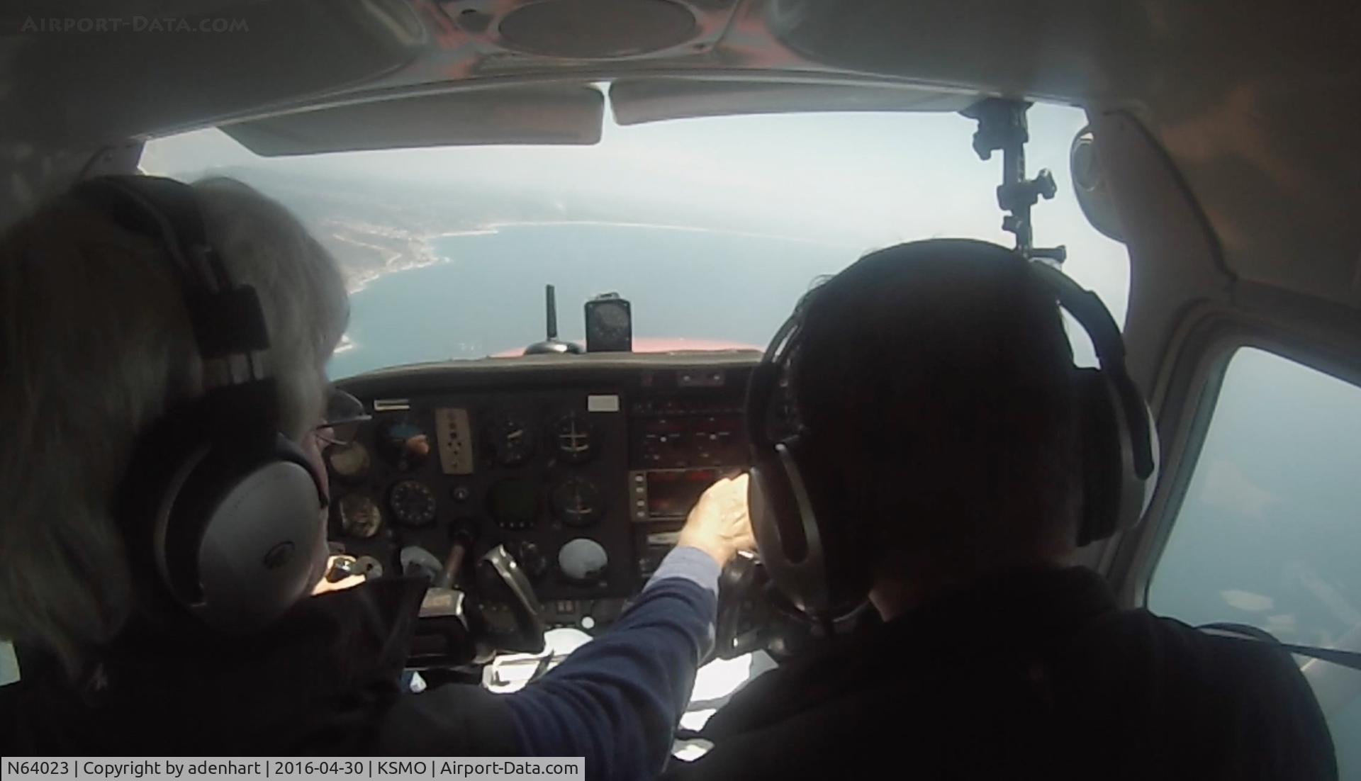 N64023, 1975 Cessna 172M C/N 17264969, N64023 cockpit view - initial approach to KSMO
