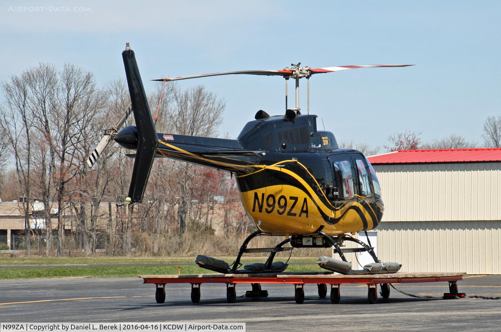 N99ZA, Bell 206B C/N 2794, It's always nice to catch one of these colorful birds, as I do not see them often.