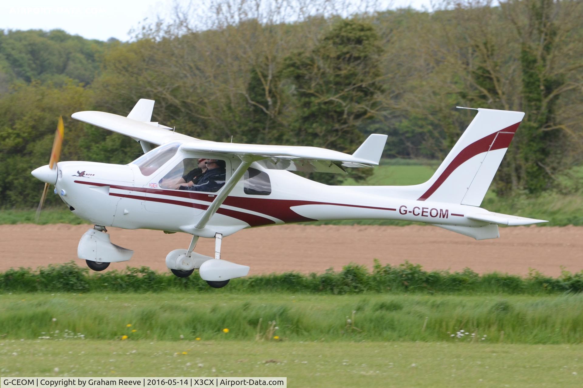G-CEOM, 2007 Jabiru UL-450 C/N PFA 274A-14455, Landing at Northrepps.