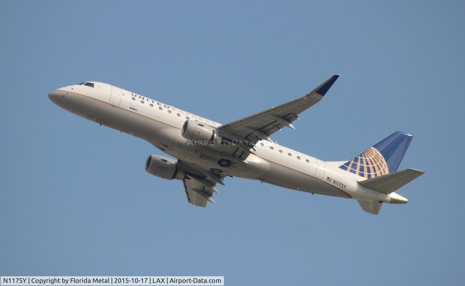 N117SY, 2014 Embraer 175LR (ERJ-170-200LR) C/N 17000416, United Express E175