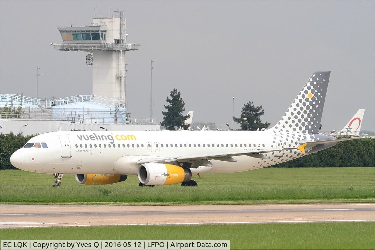 EC-LQK, 2005 Airbus A320-232 C/N 2589, Airbus A320-232, Taxiing to boarding area, Paris Orly airport (LFPO-ORY)