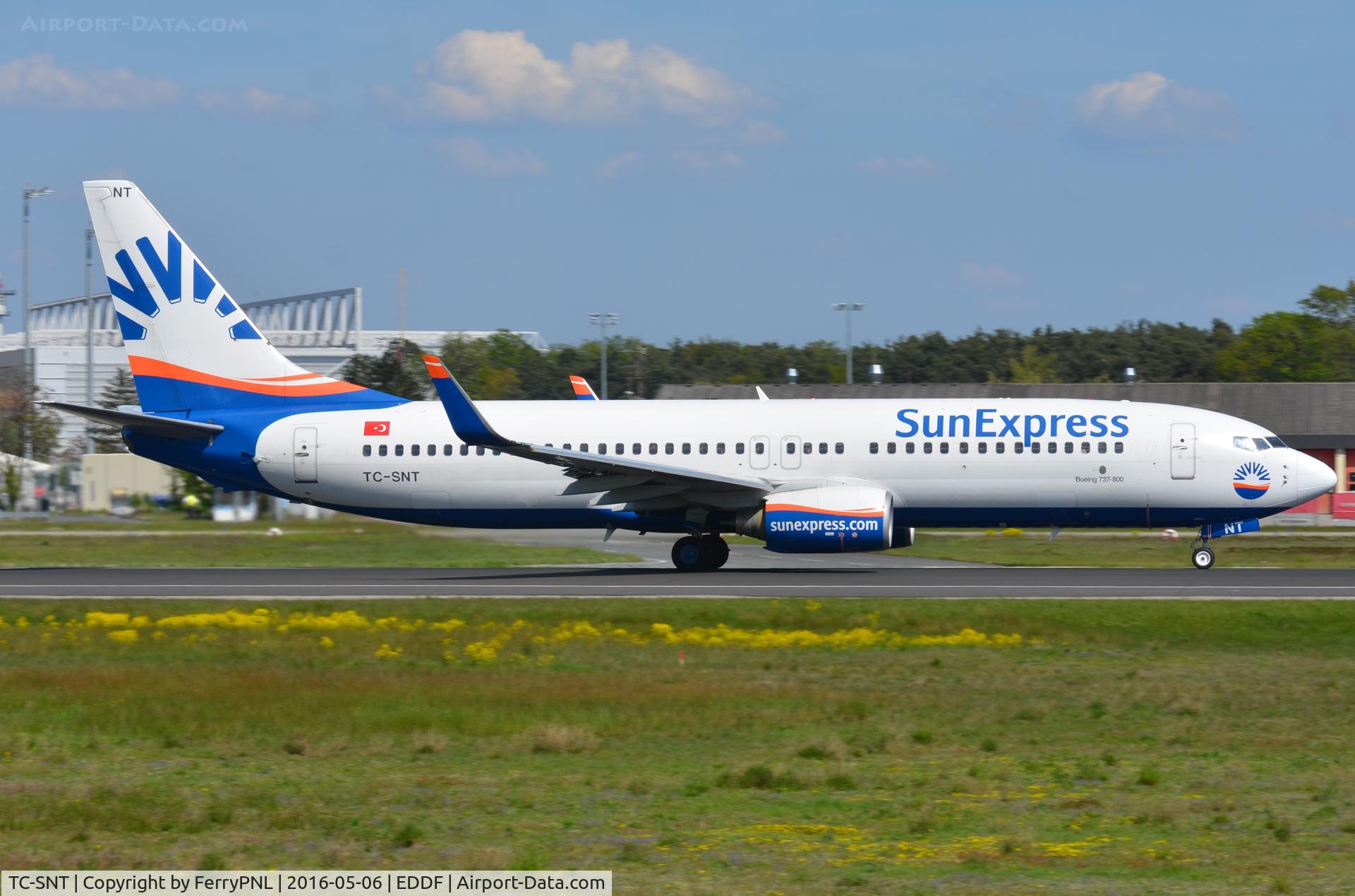 TC-SNT, 2010 Boeing 737-8HC C/N 40755, Sunexepress B738 taking-off.