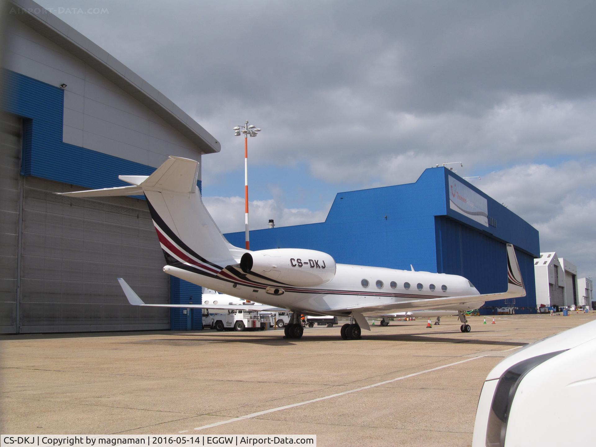 CS-DKJ, 2008 Gulfstream Aerospace V-SP G550 C/N 5174, on apron at luton
