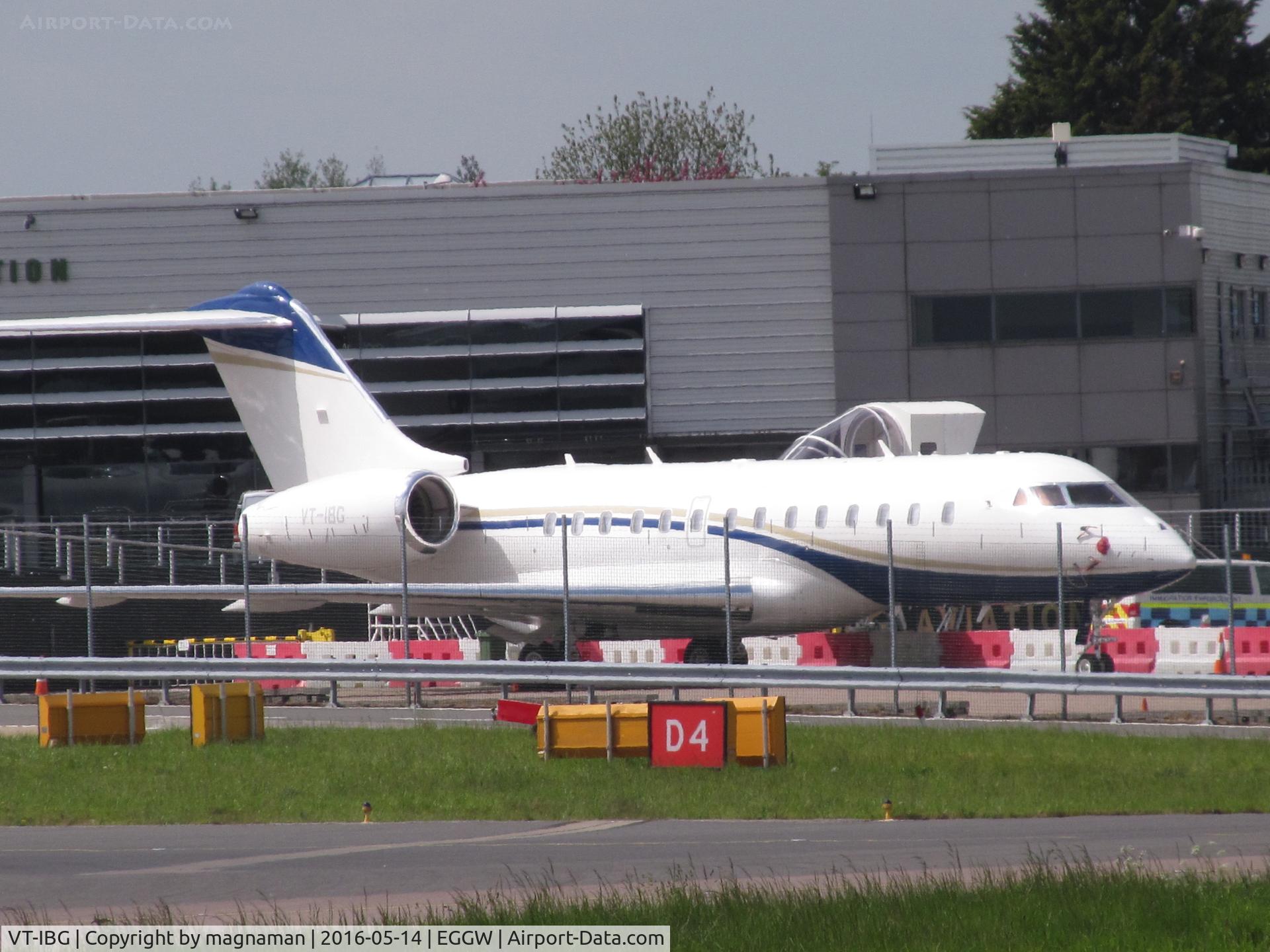 VT-IBG, 2014 Bombardier BD-700-1A10 Global Express C/N 9658, at luton along with three other vt- biz