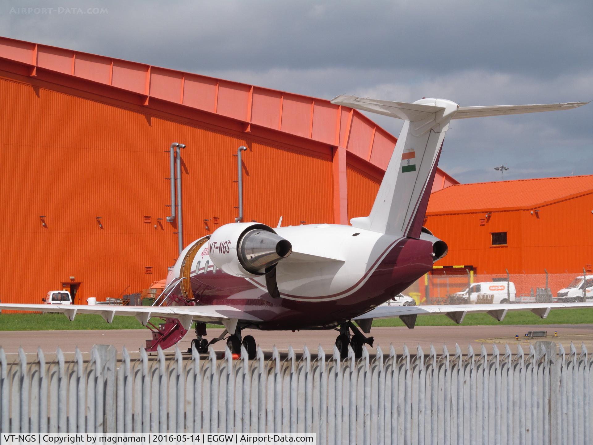 VT-NGS, 1996 Canadair Challenger 604 (CL-600-2B16) C/N 5314, about to leave luton