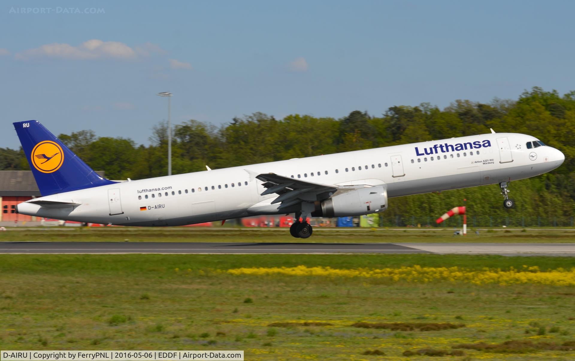 D-AIRU, 1997 Airbus A321-131 C/N 692, LH A321 rotating.