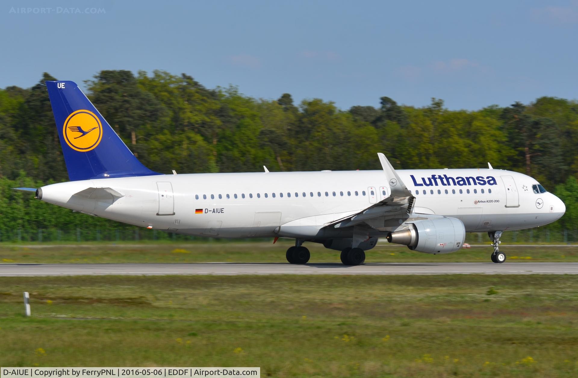D-AIUE, 2014 Airbus A320-214 C/N 6092, LH A320 departing.