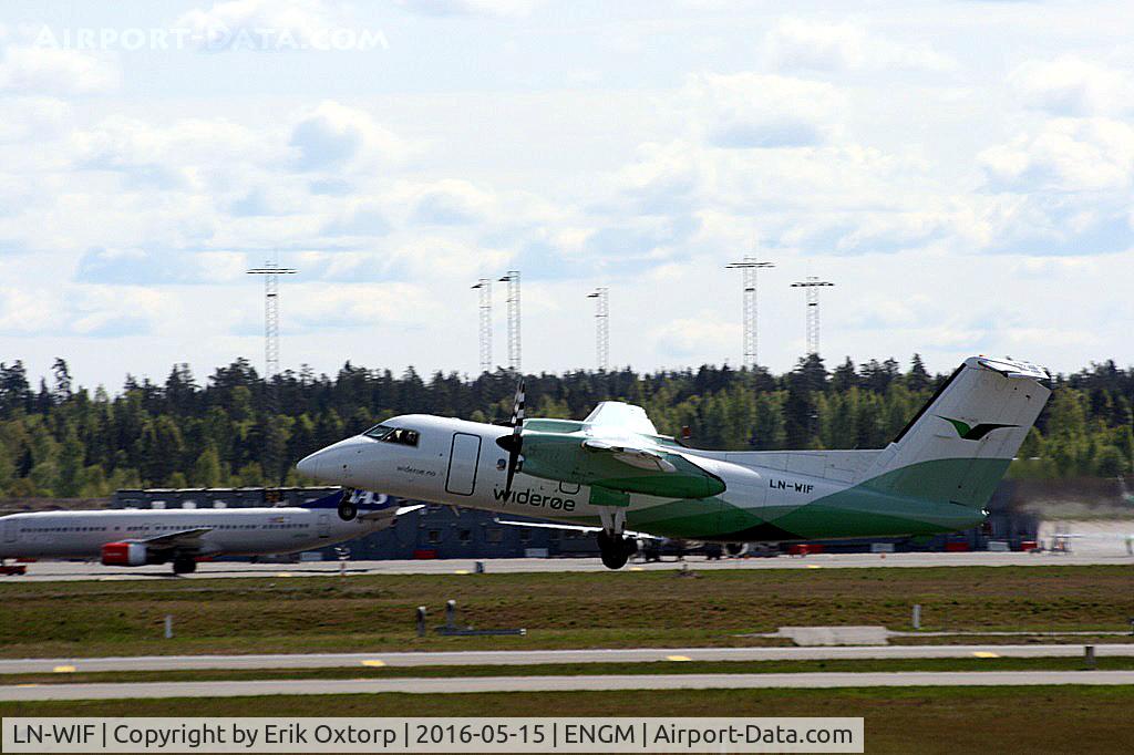 LN-WIF, 1994 De Havilland Canada DHC-8-103 Dash 8 C/N 372, LN-WIF taking off