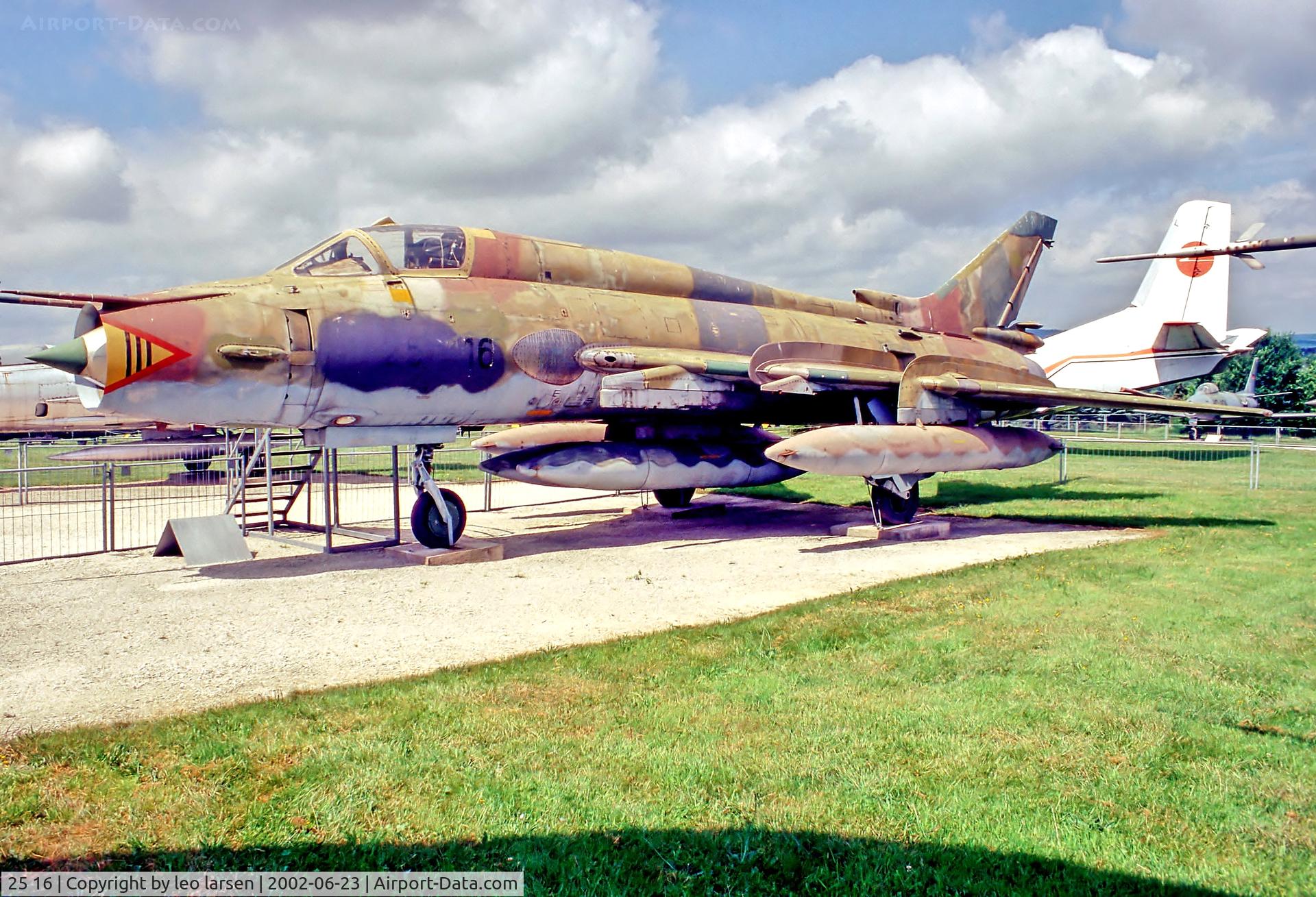 25 16, Sukhoi Su-22M-4 C/N 26103, Hermeskeil 23.6.02
