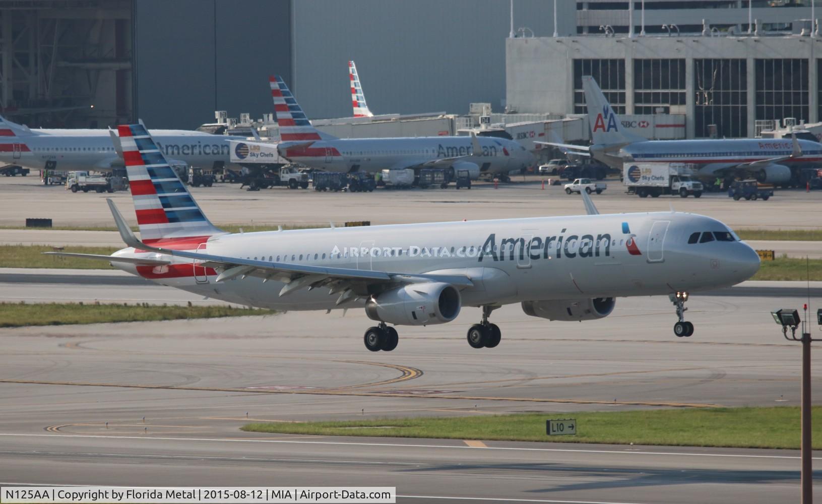 N125AA, 2014 Airbus A321-231 C/N 6272, American