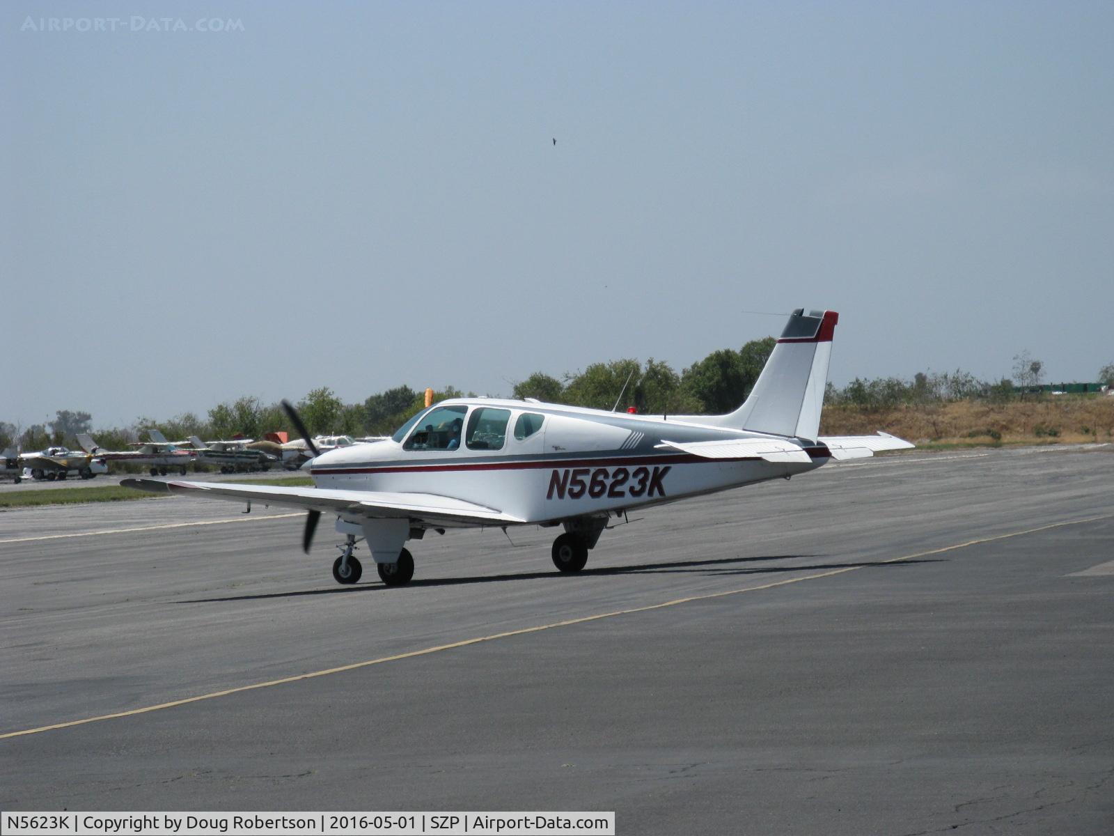 N5623K, 1964 Beech 35-B33 Debonair C/N CD-748, 1964 Beech 35 B33 DEBONAIR, Continental IO-470-K 225 Hp, taxi 