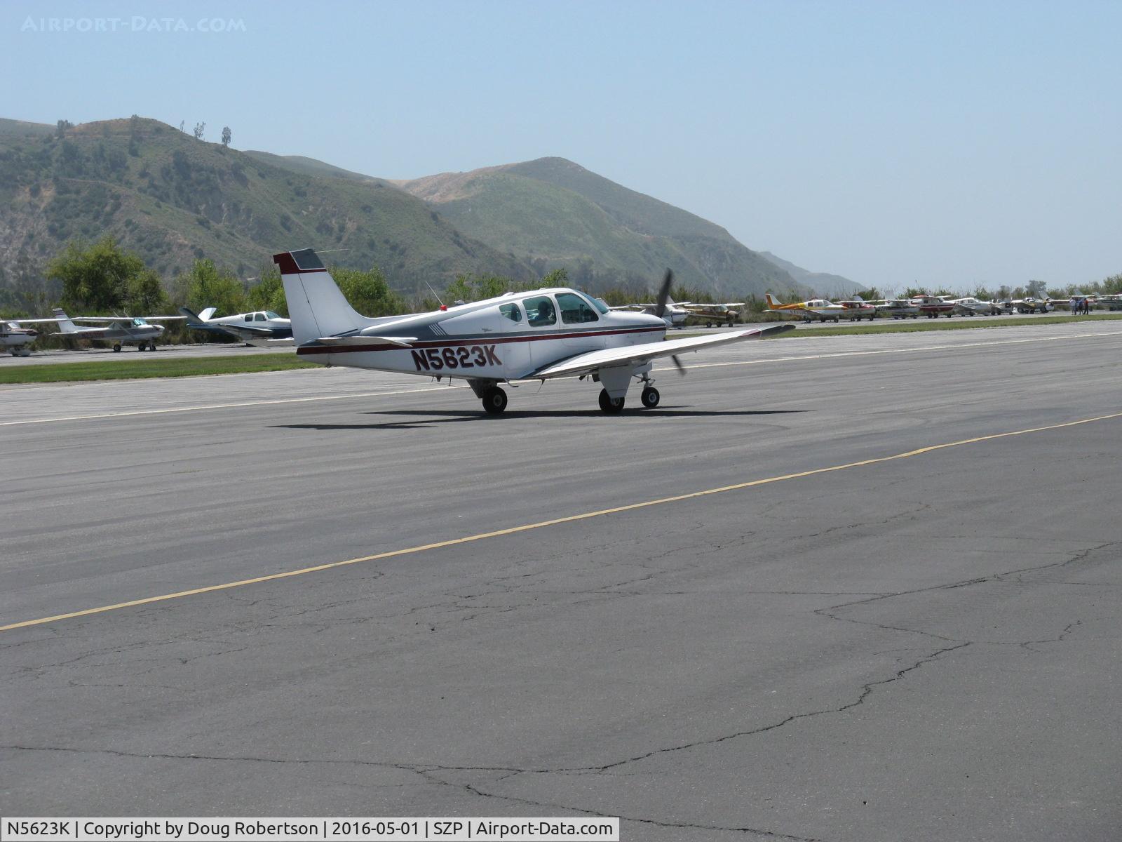 N5623K, 1964 Beech 35-B33 Debonair C/N CD-748, 1964 Beech 35 B33 DEBONAIR, Continental IO-470-K 225 Hp, taxi