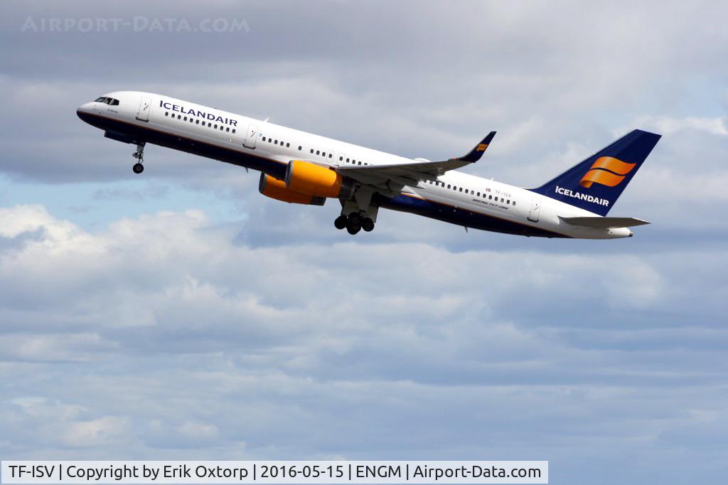 TF-ISV, 1999 Boeing 757-256 C/N 26247, TF-ISV taking off