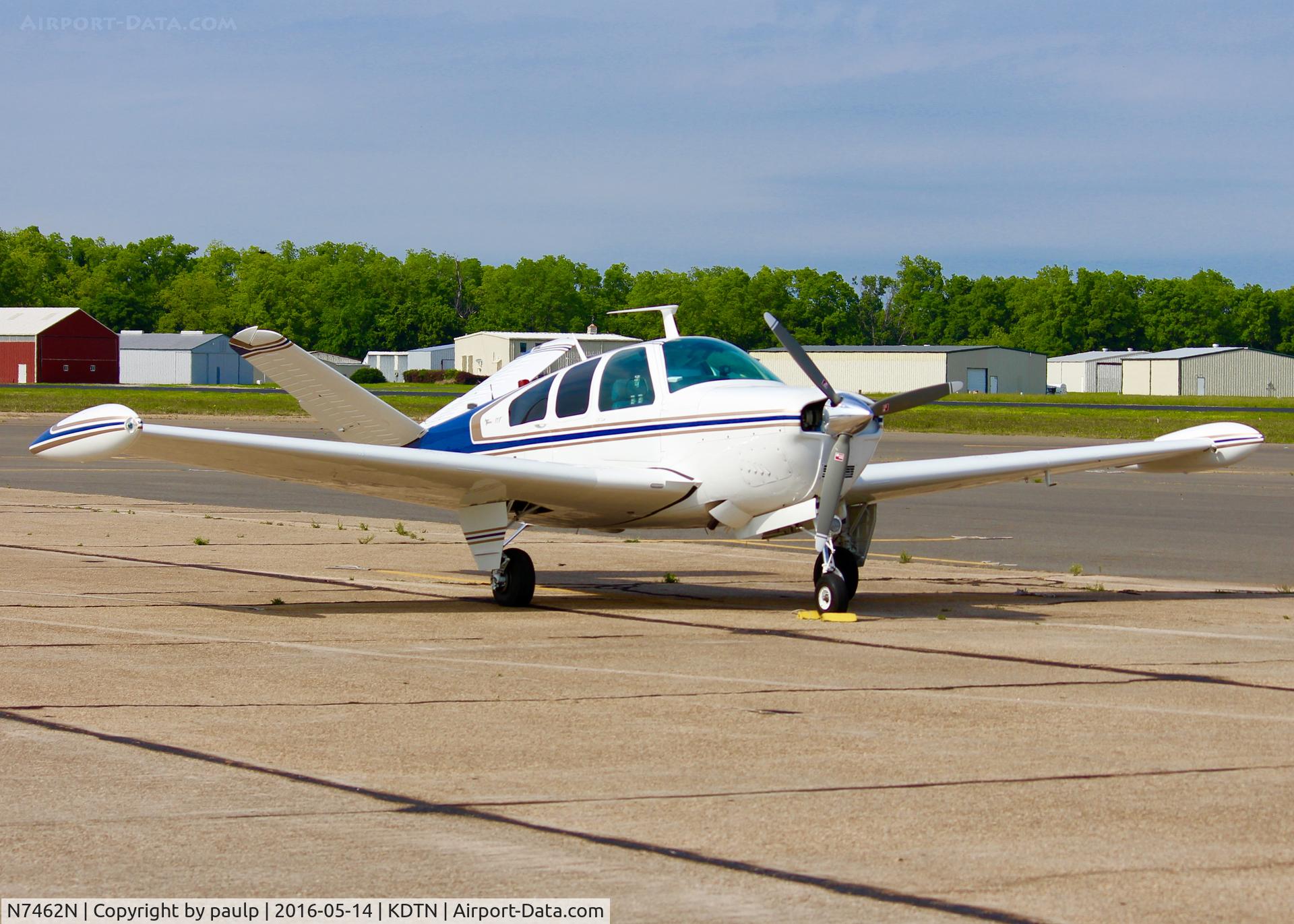 N7462N, 1968 Beech V35A Bonanza C/N D-8833, At Downtown Shreveport.