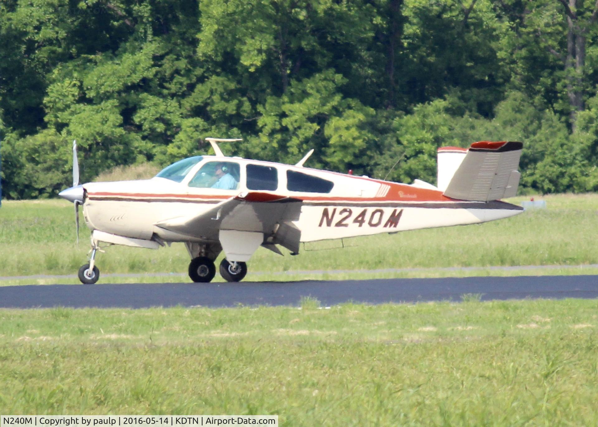 N240M, 1970 Beech V35B Bonanza C/N D-9211, At Downtown Shreveport.
