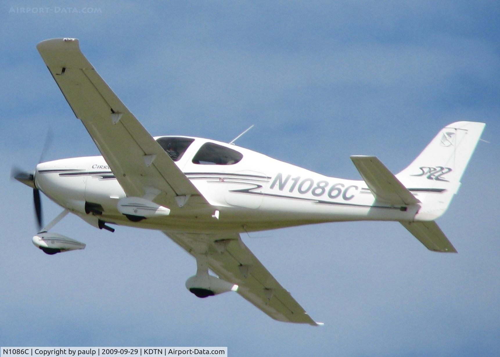N1086C, 2003 Cirrus SR22 C/N 0462, At Downtown Shreveport.