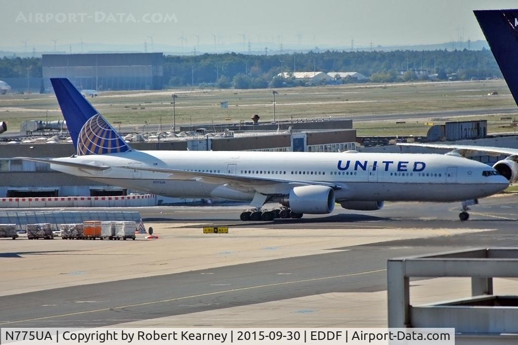 N775UA, 1995 Boeing 777-222 C/N 26947, Taxiing in after arrival