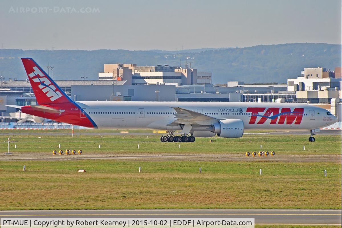 PT-MUE, 2012 Boeing 777-32W/ER C/N 38886, Taxiing in after arrival