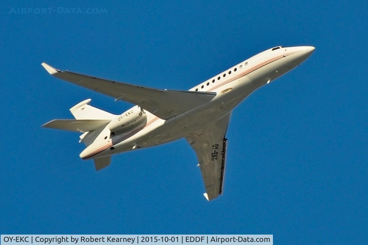 OY-EKC, 2011 Dassault Falcon 7X C/N 121, Climbing out of EDDF