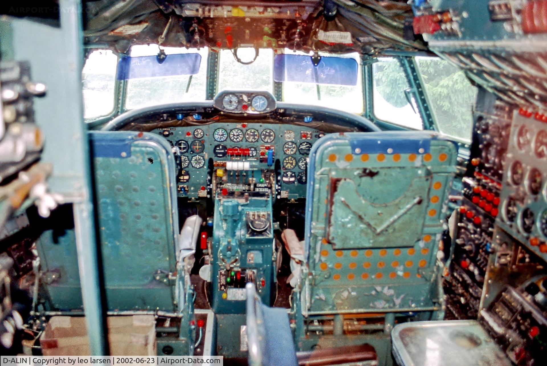 D-ALIN, 1955 Lockheed L-1049G Super Constellation C/N 4604, Hermeskeil Museum 23.6.02 Cockpit in L-1049G