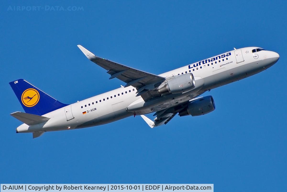 D-AIUM, 2015 Airbus A320-214 C/N 6577, Climbing out of EDDF