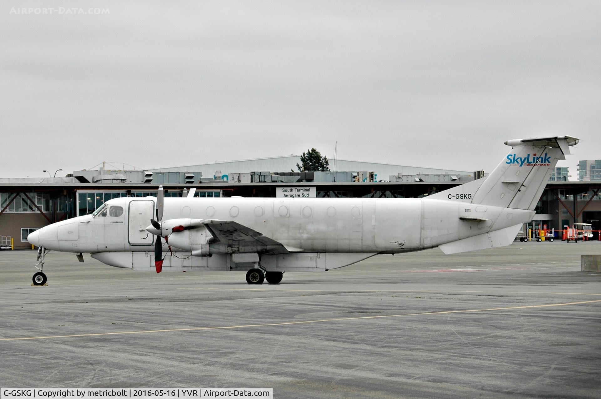 C-GSKG, 1985 Beech 1900C-1 C/N UC-22, At YVR South Terminal