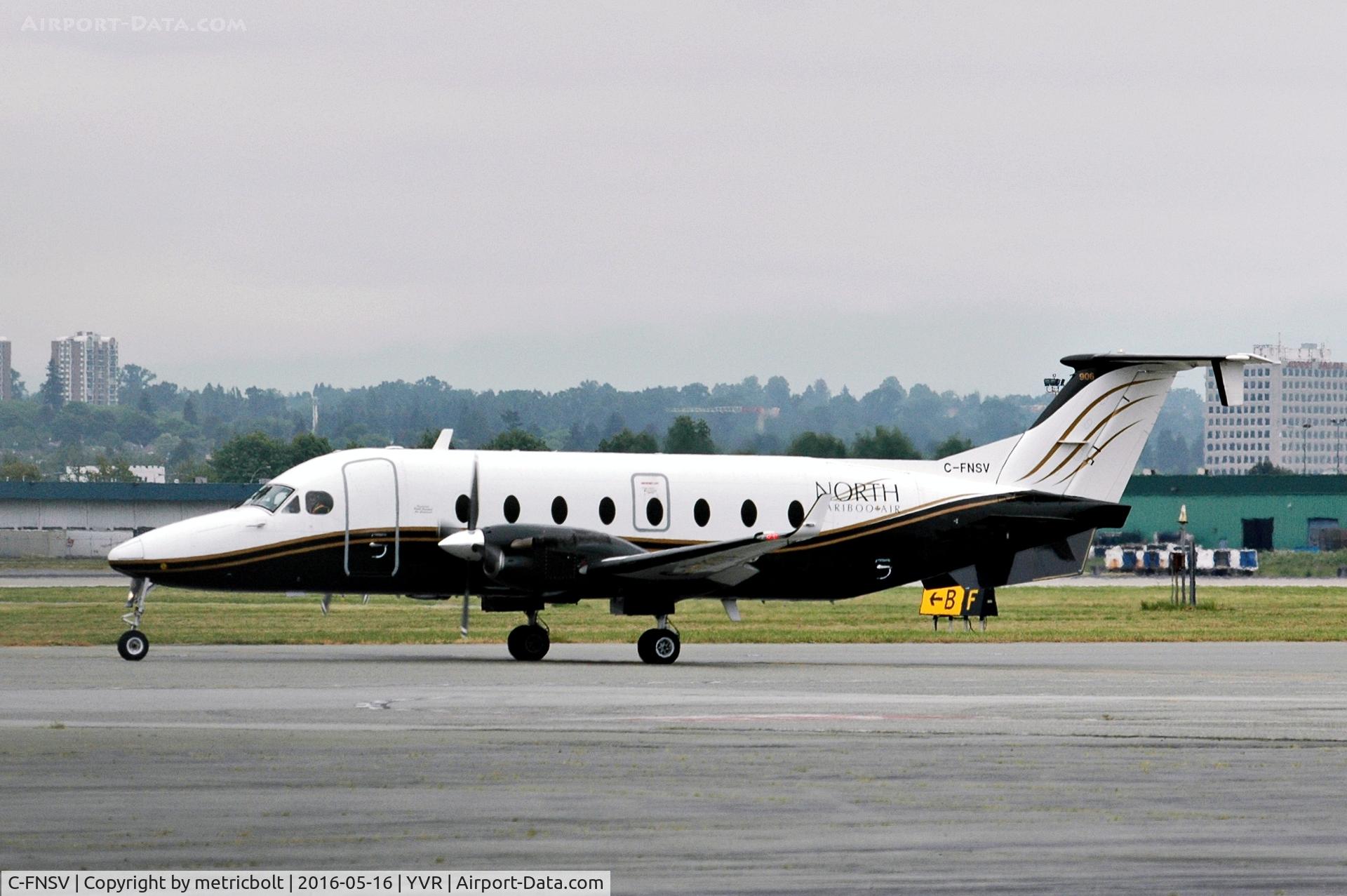 C-FNSV, 1995 Beech 1900D C/N UE-179, Taxiing for departure