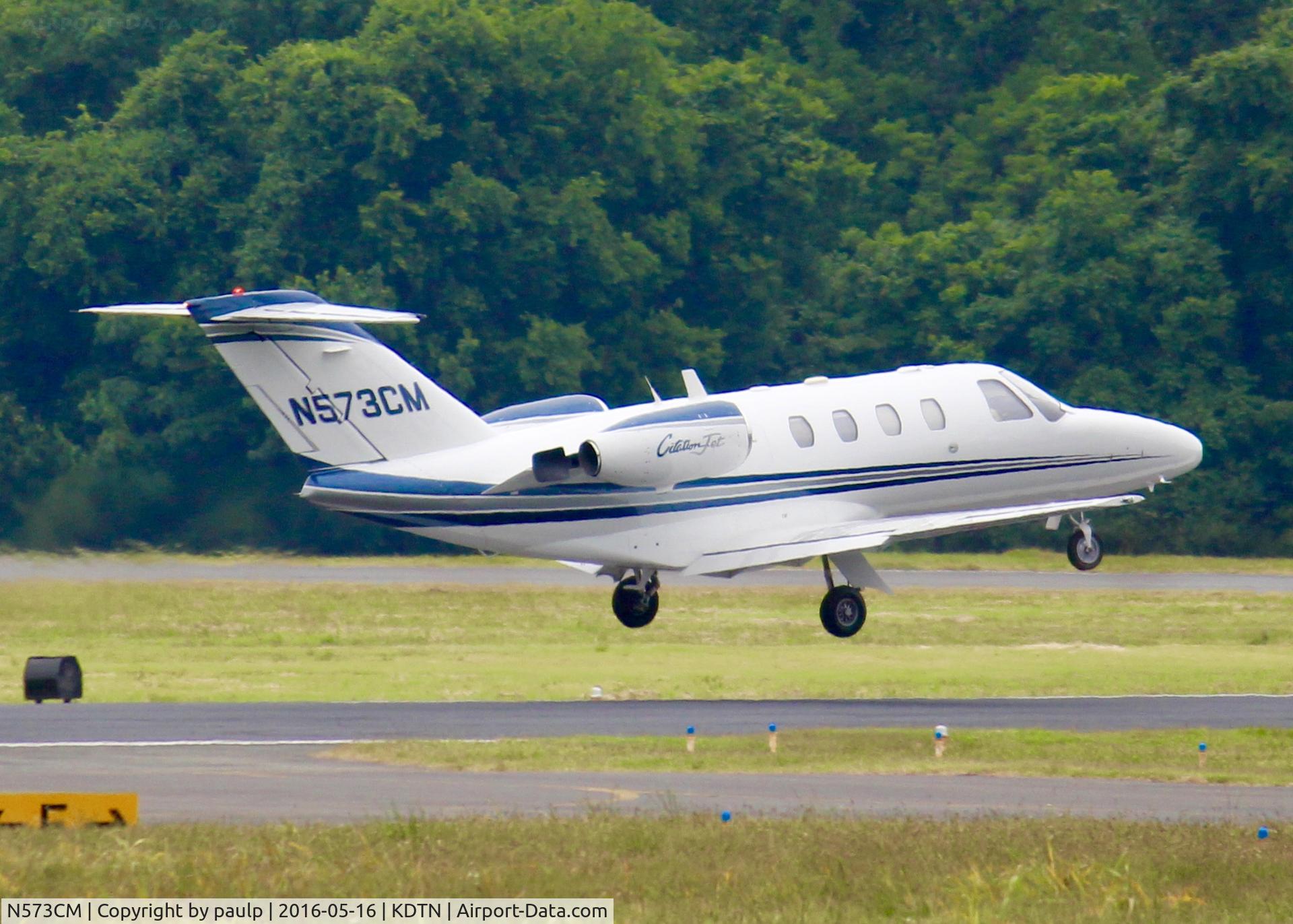 N573CM, 1999 Cessna 525 CitationJet CJ1 C/N 525-0352, At Downtown Shreveport.